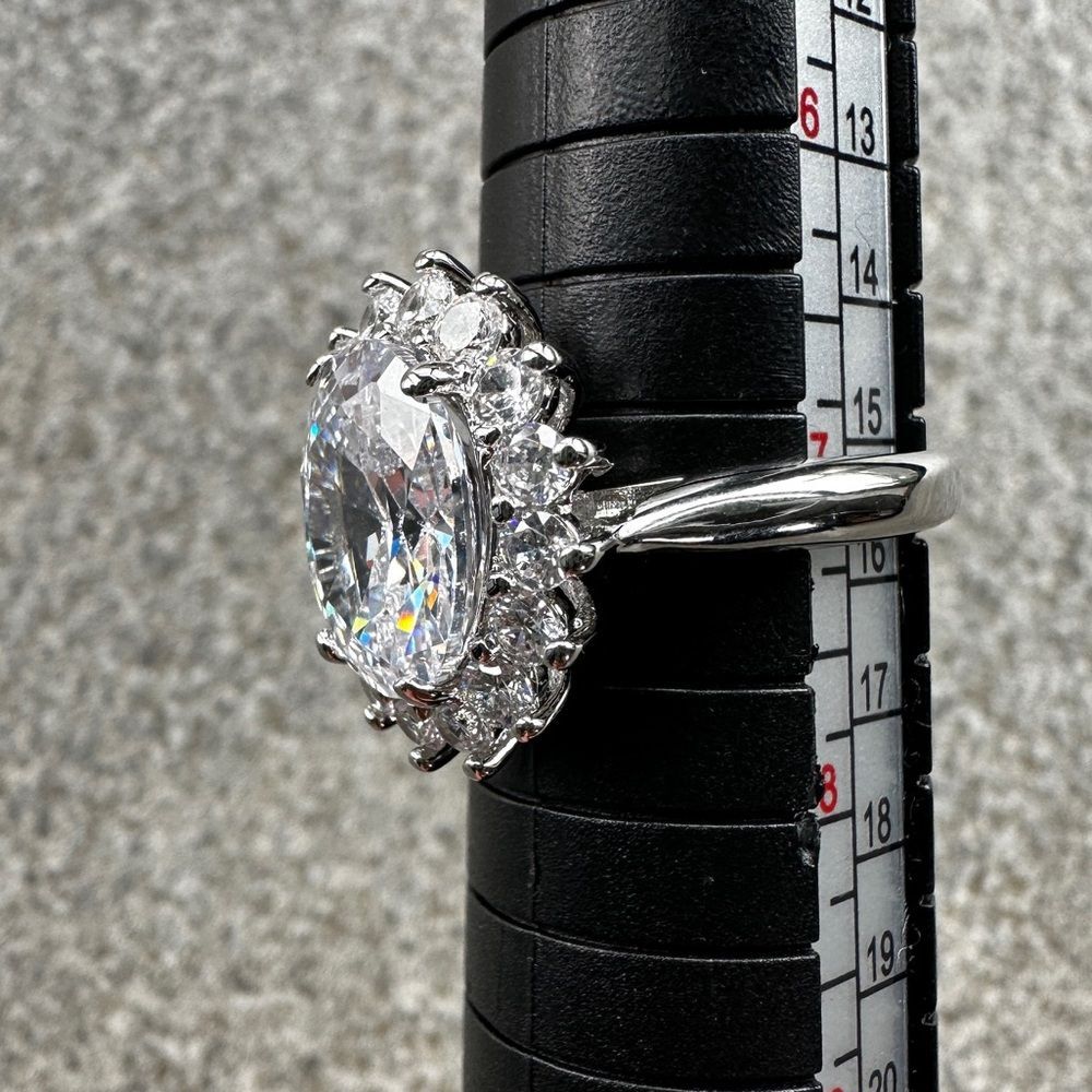 NWB Adjustable White Gold Plated CZ Halo Ring - Elegant Statement Piece - Picture 6 of 14